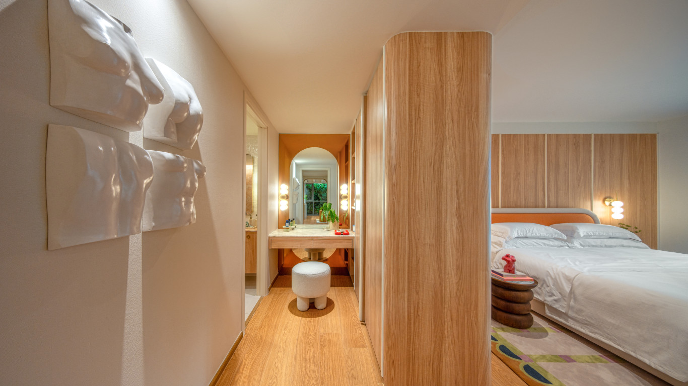 3 bedrooms Condominium in The Standard Residences No. 11021